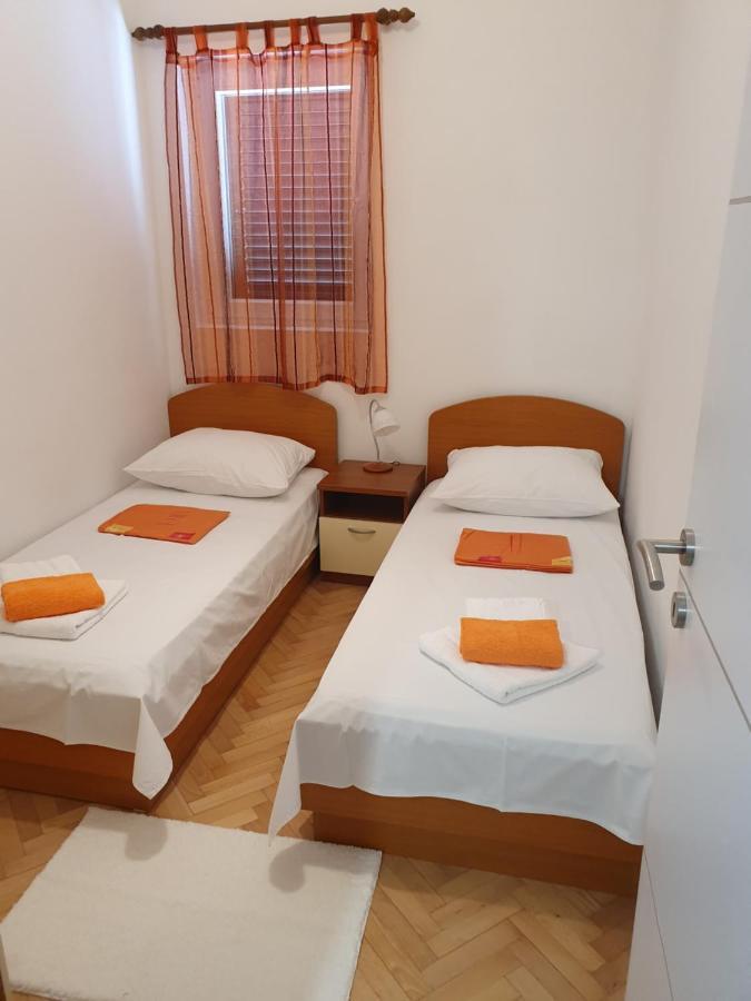 Apartmani Kunteja Pag Town Zewnętrze zdjęcie